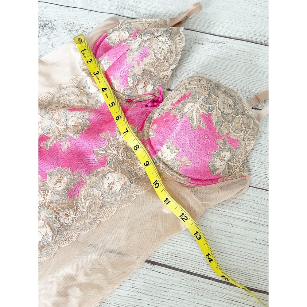 Victoria’s Secret crystal lace form fitting camisole/top with built in bra 36C - Picture 11 of 11
